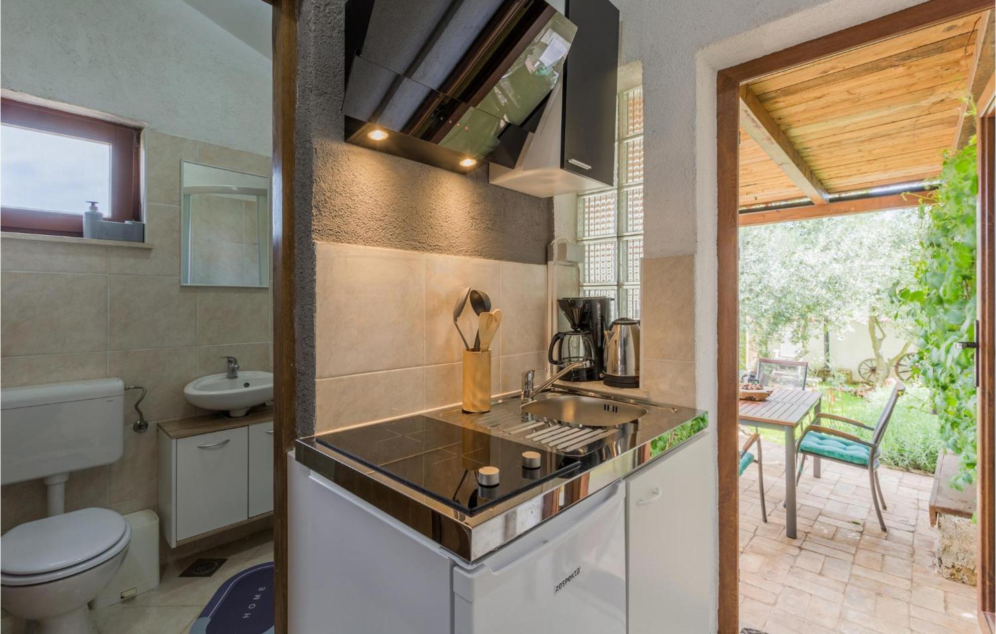 Beautiful Apartment In Jadreski With Wifi Exterior photo